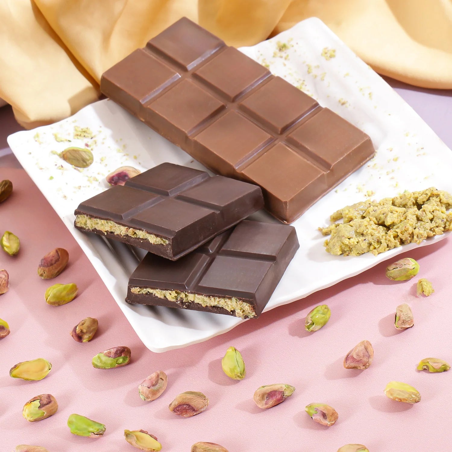 Pistachio Kunafa Chocolate Bar