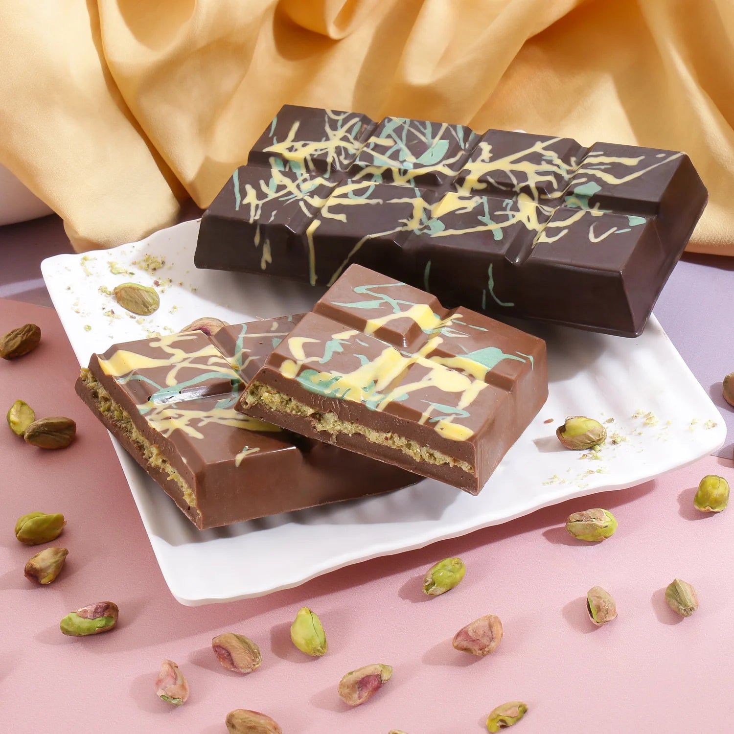 Pistachio Kunafa Chocolate Bar