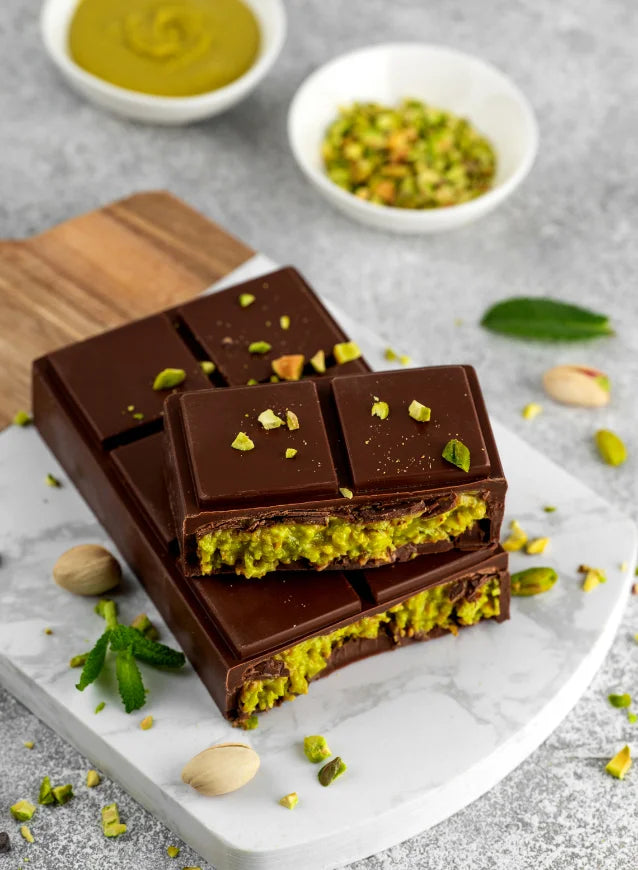 Pistachio Kunafa Chocolate Bar